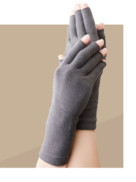 Gloves for sleep おやすみ手袋